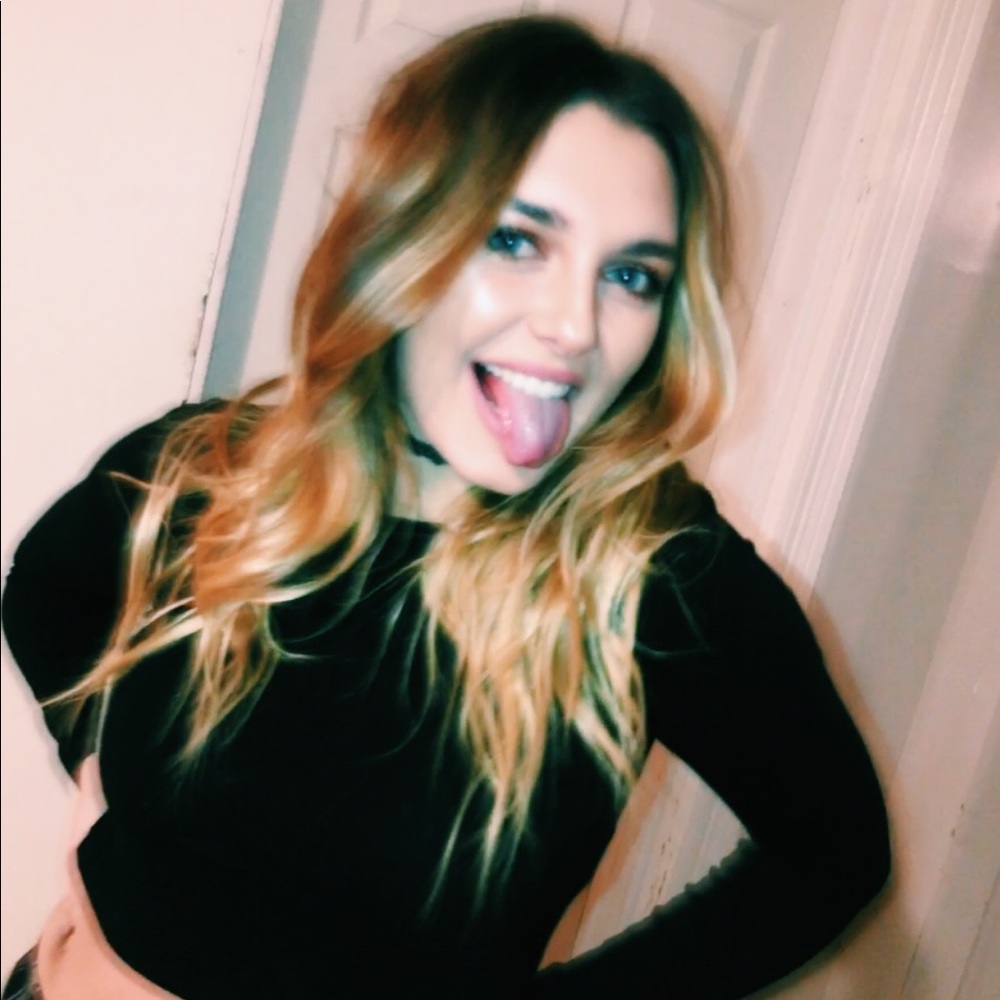 Meet your Posher, April